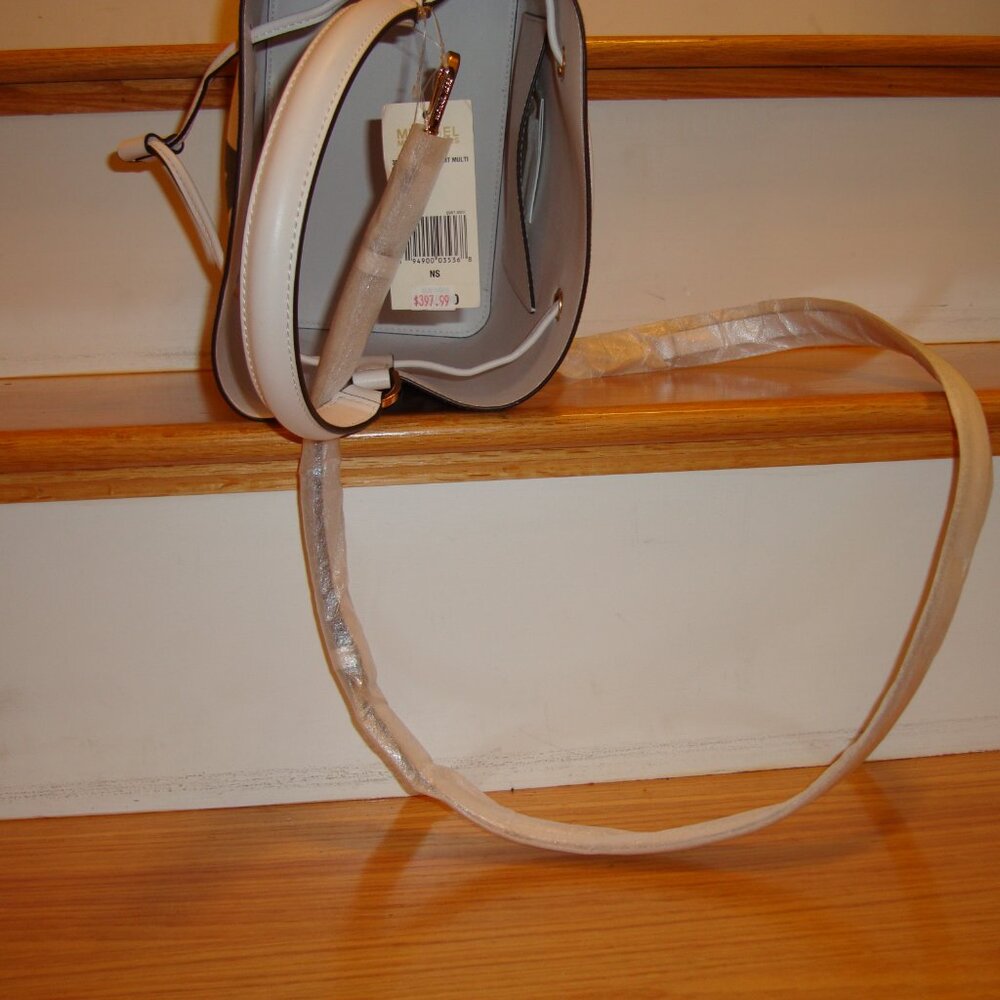 Michael Kors Suri LG Bucket Shoulder/Crossbody Bag MK White/Brown NEW WITH TAGS! - Picture 7 of 10